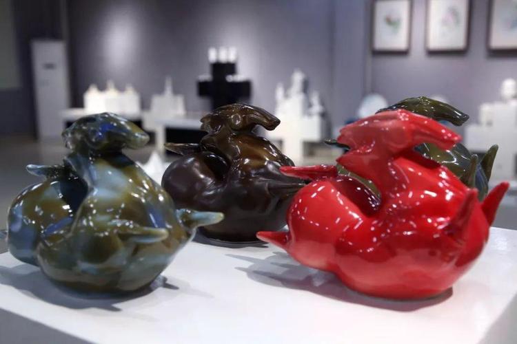 泉州工藝美術(shù)職業(yè)學(xué)院陶瓷藝術(shù)系2019屆畢業(yè)設(shè)計(jì)作品展 工藝美術(shù)設(shè)計(jì)的創(chuàng)新探索